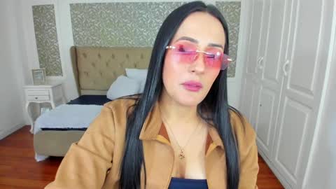 Snapshot of kimwessel_ chatting on May 2026 07:20:01 PM Kim online show from May 2026 07:20:01 PM
