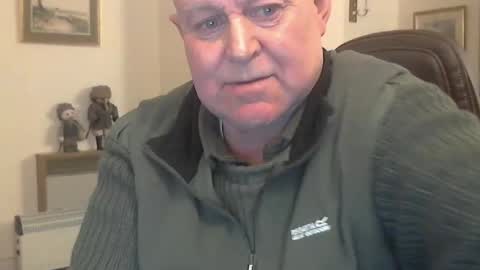 kindahairy4u online show from December 2025 08:49:01 PM