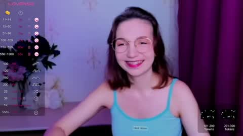 Snapshot of kindhazelhere_ chatting on June 2026 04:32:02 AM Hazel online show from June 2026 04:32:02 AM
