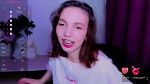 Snapshot of kindhazelhere_ chatting on June 2026 04:26:01 AM Hazel online show from June 2026 04:26:01 AM