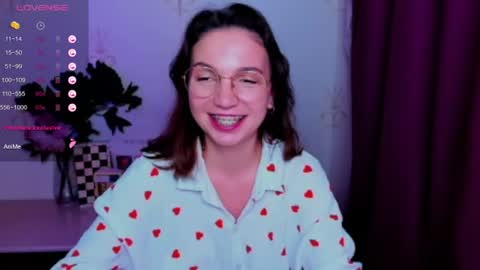 Snapshot of kindhazelhere_ chatting on July 2026 05:59:02 PM Hazel online show from July 2026 05:59:02 PM