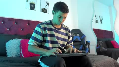 Snapshot of king_ares1 chatting on May 2026 11:06:01 AM king_ares1 online show from May 2026 11:06:01 AM