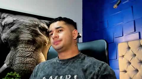 Angel Falconer online show from November 2025 01:27:01 AM