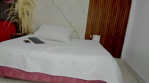 Snapshot of king_lovely_horny chatting on May 2026 02:42:02 AM KING online show from May 2026 02:42:02 AM