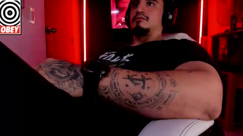 King Bear online show from November 2025 04:45:02 AM