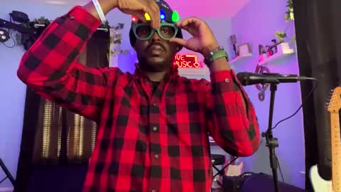 Snapshot of kingcorbra chatting on December 2024 09:19:01 PM KC online show from December 2024 09:19:01 PM