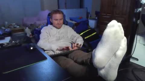 Snapshot of kingoffootfetish chatting on April 2026 08:12:02 AM Master King Tommy online show from April 2026 08:12:02 AM