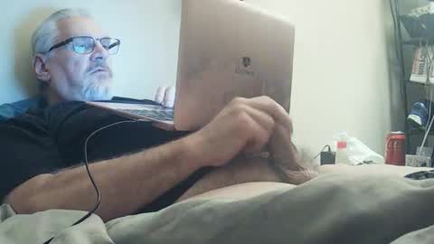 Snapshot of kingtongue10 chatting on December 2025 01:57:02 AM kingtongue10 online show from December 2025 01:57:02 AM