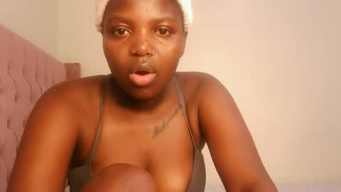 Lola online show from February 2026 06:35:01 AM