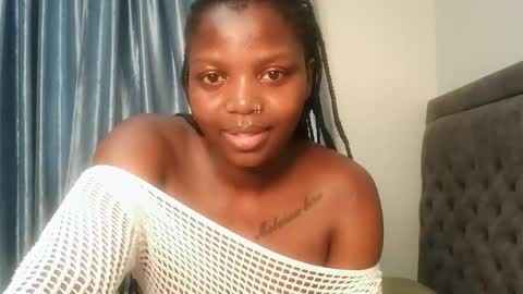 Lola online show from April 2026 06:45:01 PM