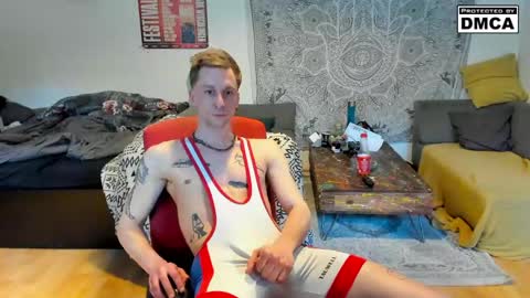 Snapshot of kinky_spidey chatting on April 2026 05:34:01 PM kinky_spidey online show from April 2026 05:34:01 PM