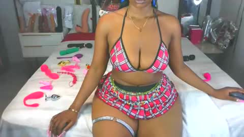 KinyBunz online show from February 2026 01:06:02 AM