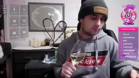 Snapshot of kinkycouple1789 chatting on December 2024 04:12:01 AM Maysie and Hunter online show from December 2024 04:12:01 AM