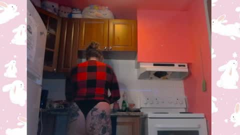 Snapshot of kinkyivy99 chatting on April 2026 02:33:02 AM kinkyivy99 online show from April 2026 02:33:02 AM