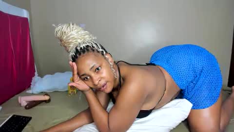 Kinky online show from September 2025 07:45:01 AM