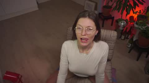 Snapshot of kinkyorange_ chatting on December 2024 02:19:02 PM Mary the Soulmate online show from December 2024 02:19:02 PM