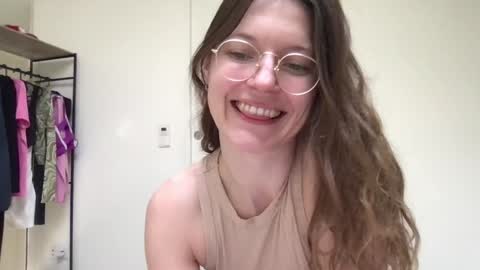 Snapshot of kinkyorange_ chatting on January 2025 12:15:01 PM Mary the Soulmate online show from January 2025 12:15:01 PM