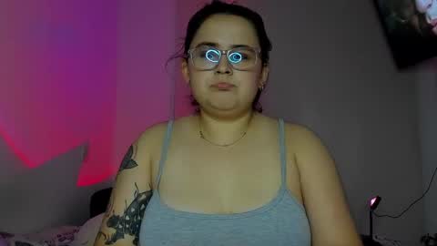 natasha and amber online show from May 2026 01:25:01 AM