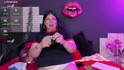 Snapshot of kinkyy_mom chatting on June 2026 01:49:01 PM kinkyy_mom online show from June 2026 01:49:01 PM