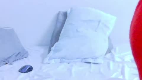Snapshot of kinkyy_redhead chatting on April 2026 12:29:02 PM kinkyy_redhead online show from April 2026 12:29:02 PM