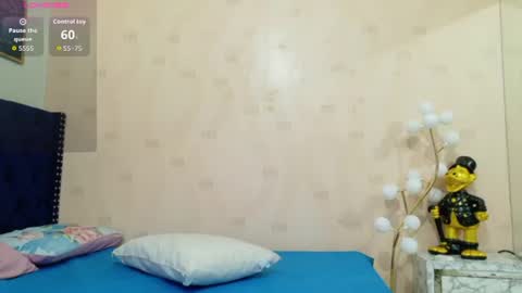 Snapshot of kinkyymommyyy chatting on June 2026 12:18:02 PM kinkyymommyyy online show from June 2026 12:18:02 PM