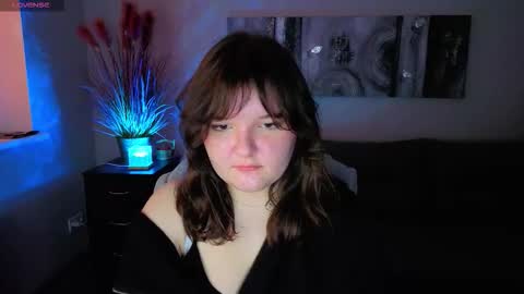 Kira online show from November 2025 06:36:02 AM