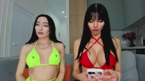 Kira and friends online show from September 2025 04:12:01 PM