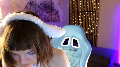 Snapshot of kira_naughtly chatting on May 2026 01:06:01 PM kira_naughtly online show from May 2026 01:06:01 PM