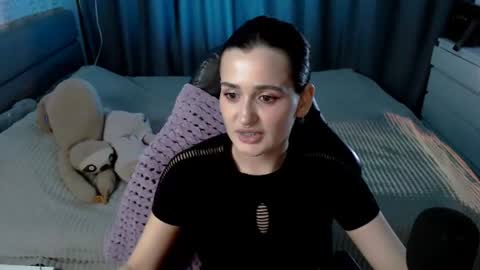 Kira  follow me  online show from July 2026 10:49:02 PM