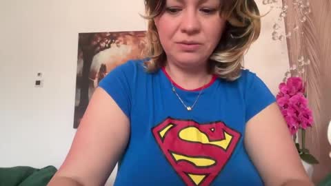 KiraDivine online show from April 2026 11:51:02 AM