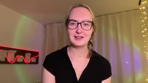 Snapshot of kirafatex chatting on September 2025 06:08:02 PM KiraFatex online show from September 2025 06:08:02 PM