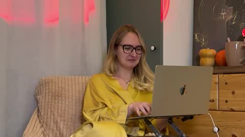 Snapshot of kirafatex chatting on November 2025 08:08:02 PM KiraFatex online show from November 2025 08:08:02 PM