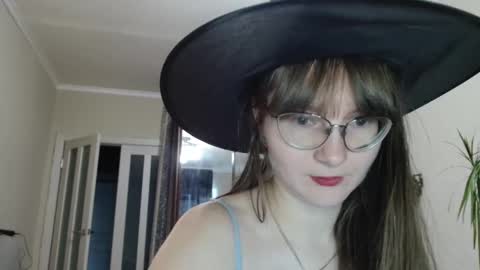 KiraGoldens online show from October 2025 06:37:02 AM