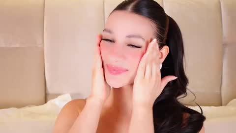 kira online show from December 2025 01:56:02 AM