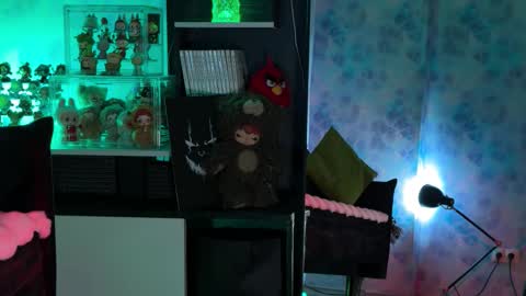 Kira    online show from February 2026 11:17:01 PM