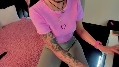 Kira online show from September 2025 01:41:02 AM