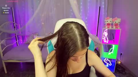 KiraParker online show from May 2026 07:32:01 PM