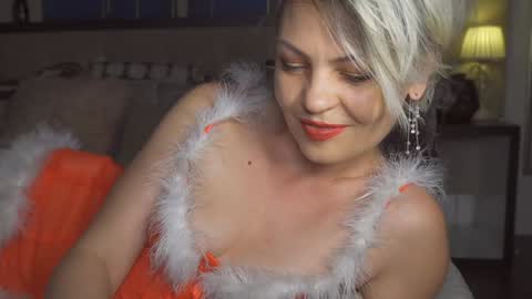 kirasunny online show from December 2024 09:11:02 PM
