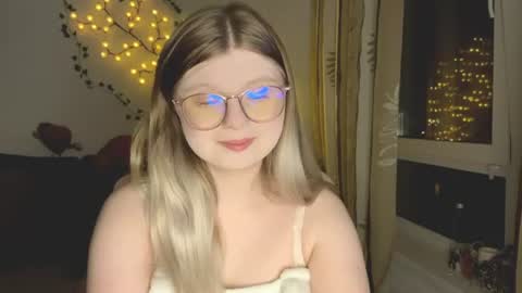 Snapshot of kirayume chatting on August 2026 09:28:01 PM KiraYume online show from August 2026 09:28:01 PM