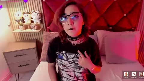 Snapshot of kirivelvet chatting on April 2026 08:28:02 PM Samantha Velvet online show from April 2026 08:28:02 PM