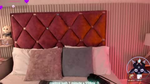 Snapshot of kirivelvet chatting on May 2026 08:39:02 PM Samantha Velvet online show from May 2026 08:39:02 PM