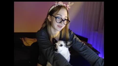 kisa____ online show from December 2024 12:27:01 AM