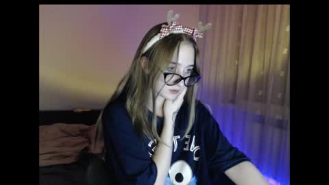 kisa____ online show from December 2024 10:48:02 PM