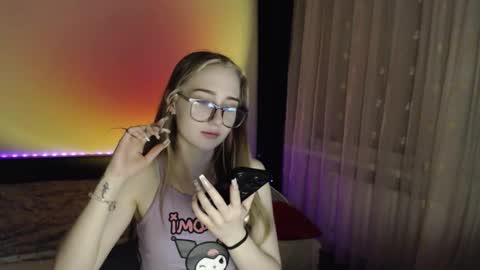 kisa____ online show from March 2026 08:50:01 PM