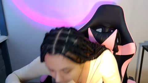 kiss_ameliaa online show from March 2025 08:51:02 AM