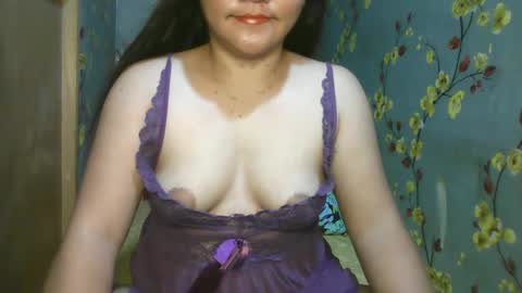 Snapshot of kiss_me_loves chatting on January 2025 09:52:02 PM kiss_me_loves online show from January 2025 09:52:02 PM