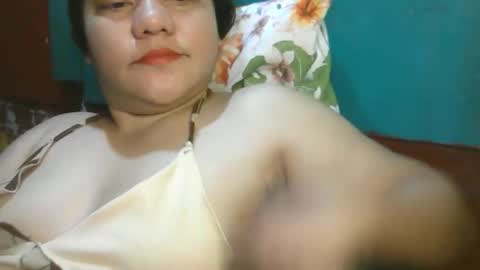 Snapshot of kiss_me_loves chatting on September 2025 12:16:01 AM kiss_me_loves online show from September 2025 12:16:01 AM