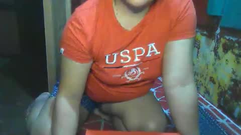 Snapshot of kiss_me_loves chatting on October 2025 08:13:01 AM kiss_me_loves online show from October 2025 08:13:01 AM