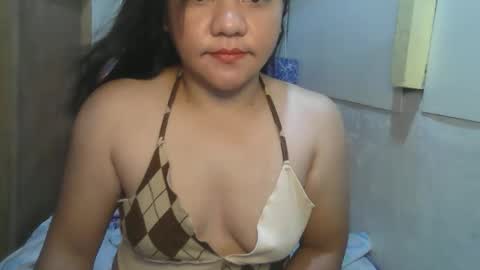 Snapshot of kiss_me_loves chatting on May 2026 11:32:01 PM kiss_me_loves online show from May 2026 11:32:01 PM