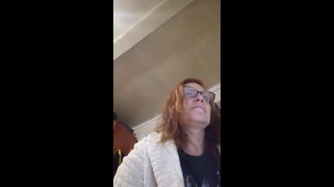 kissandvibe online show from October 2025 06:03:02 PM